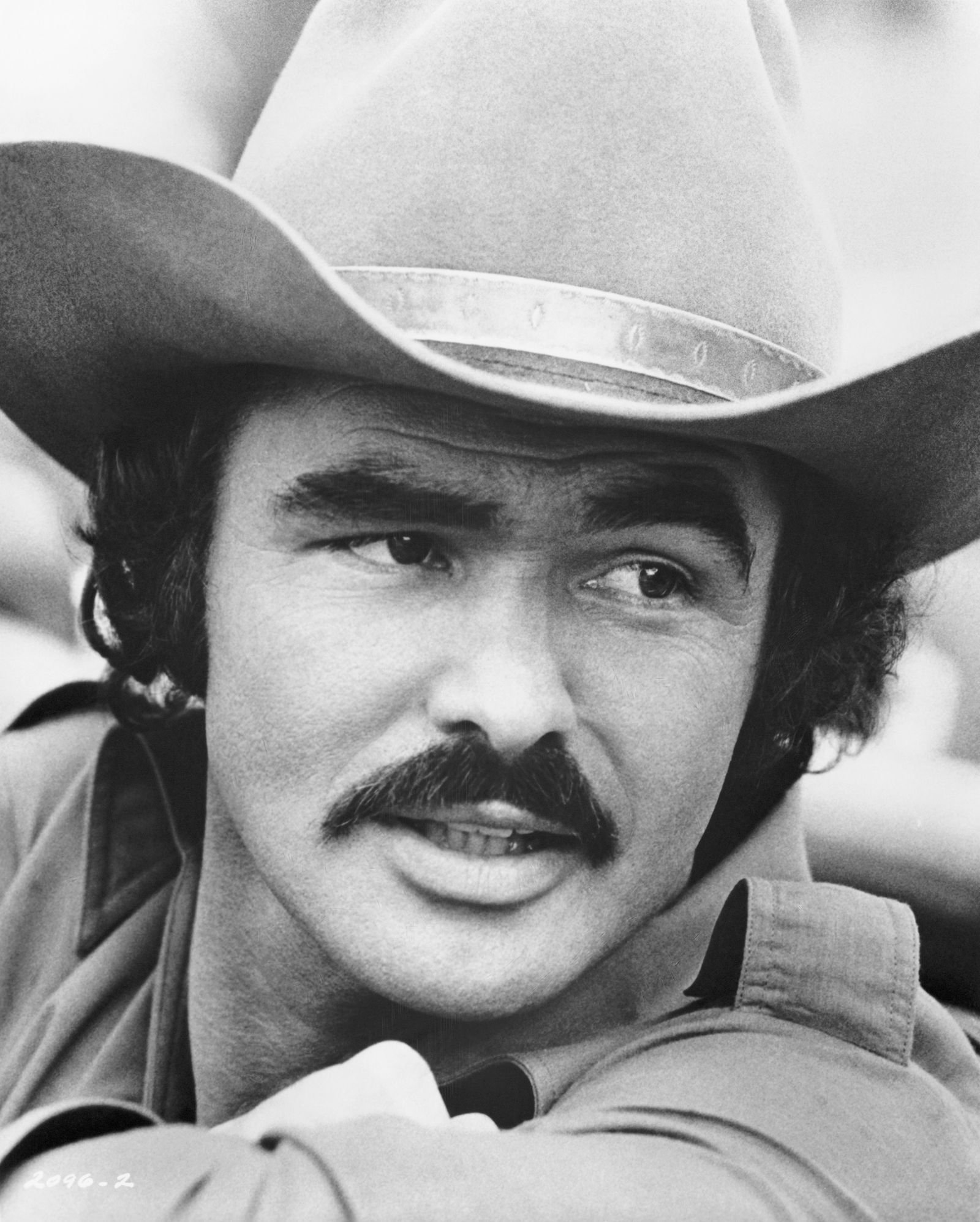 بيرت رينولدز في فيلم "Smokey and the Bandit"