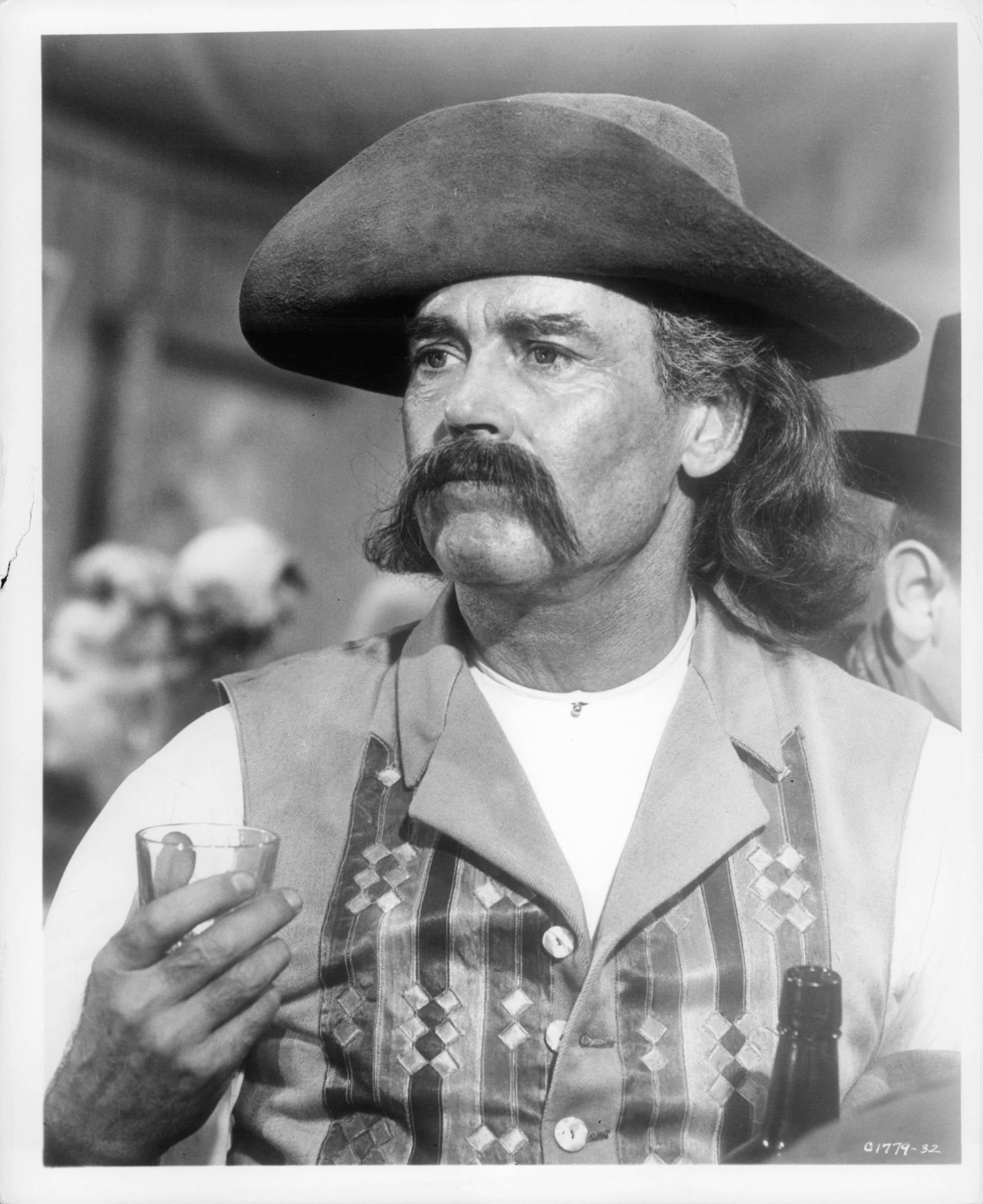 هنري فوندا في فيلم "كيف غُزي الغرب" (How The West Was Won)
